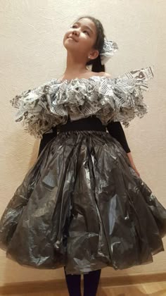 Fashion With Recycled Materials, Recycle Outfit Ideas, Recycled Fashion For Kids, Garbage Bag Dress, Recycled Materials Fashion, Recycled Fashion Diy, Trash Bag Dress