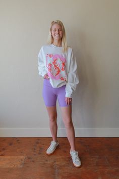 Snuggle up in the QUEEN OF WESTERN HEARTS GRAPHIC CREW. This oversized sweatshirt is so comfy, you'll feel like royalty. Pair it with leggings, bike shorts, or denim for a stylish and effortless look! Perfect for ruling the fashion game while bringing out a touch of your inner western queen! 50% COTTON 50% POLYESTER Spring Oversized Activewear For Workout, Oversized Spring Athleisure Activewear, Oversized White Activewear For Sports, White Loose Fit Activewear For Loungewear, Casual Oversized White Activewear, Oversized White Crew Neck Activewear, Fall Activewear With Graphic Print And Relaxed Fit, Fall Season Relaxed Fit Activewear With Graphic Print, Fall Workout Activewear With Graphic Print