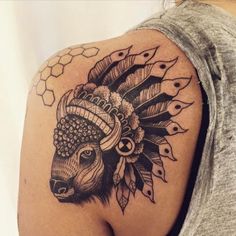 Bison Tattoo, Buffalo Tattoo, Native American Tattoo Designs, Headdress Tattoo, Tattoo On Shoulder, Cool Shoulder Tattoos, Mens Shoulder Tattoo