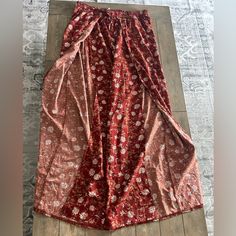 Never Worn Great Condition / Slits In Legs Are Very High / Elastic Band / Flows Orange Cream, Wide Pants, Pants Color, Elastic Band, Elastic, Band, Orange, Pants, Floral