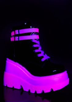 Goth Shoes, Demonia Shoes, Dr Shoes, Cute Shoes Heels, Kawaii Shoes, Black Platform Boots, Girly Shoes, Aesthetic Shoes, Swag Shoes