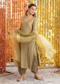 Afghani Salwar Suit, Afghani Salwar, Ethnic Wear Women, डिजाइनर कपड़े, Women Salwar Suit, Long Blouse Designs, Saree Women, Stylish Kurtis Design