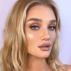 How to Get Better Skin, According to Celebrity Facialists | Who What Wear Make Com Glitter, Trucco Glam, Pineapple Hairstyle, Summer Wedding Makeup, Amazing Wedding Makeup, Beautiful Wedding Makeup, Orange Makeup, Best Natural Makeup, Best Wedding Makeup