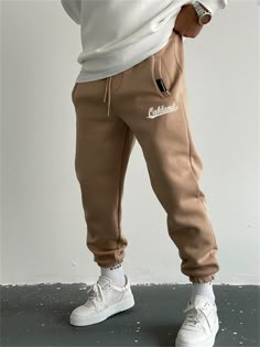 Printed Sweatpants, Guys Clothing Styles, Cool Outfits For Men, Fleece Sweatpants, Latest Mens Fashion, Streetwear Men Outfits, Men Fashion Casual Outfits, Type Of Pants, Mens Casual Outfits