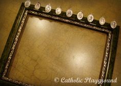 Rosary Hanger, Rosary Holder, Prayer Room Ideas, Roofing Nails, Diy Jewelry Display, Old Picture Frames, Religious Crafts, Catholic Family, Catholic Kids