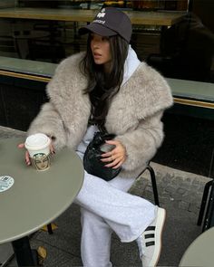 Fur Jacket Outfit, Ootd Women, Light Grey Color, Fur Collar Jacket, Grey Jacket, Women Overcoat, Autumn 2024, Basic Outfits