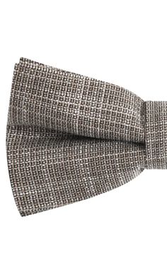 Allow us let you in on a secret - a bow tie doesn't have to be solid black. Break with convention by wearing our brown textured bow tie at your next formal event. Woven with a subtle textured finish, it's been pre-tied so it'll stay looking sharp from welcome drinks to the taxi ride home. Wing Collar Shirt, Welcome Drinks, Black Tie Tuxedo, Tweed Wedding, Boys Waistcoat, Tweed Overcoat, Harris Tweed Jacket, Wedding Waistcoats, Burgundy Tuxedo