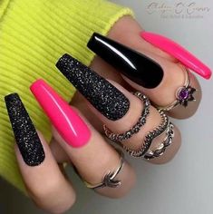 Pink Black Nails, Nails With Glitter, Sassy Nails, Black Nail Designs, Acrylic Nails Coffin Short, Pink Nail, Pink Acrylic Nails, Neon Nails