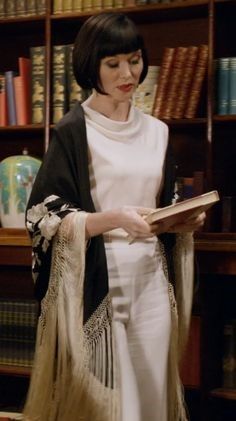 Miss Phryne Fisher Fashion, Phryne Fisher Fashion, Miss Fisher's Mysteries, Essie Davis, Twenties Fashion, 1920 Style, Downton Abbey Dresses