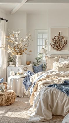 Boho Bedroom Apartment Boho Bedroom Apartment, Blue Boho Bedroom, Bedroom Apartment Ideas, Boho Bedroom Inspirations, Global Boho, Boho Trends, Apartment Bedroom, Boho Bedding, City Apartment