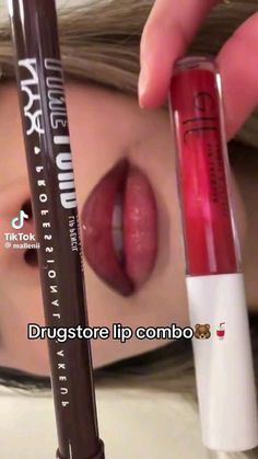 Cola Lips, Lips Makeup Tutorial, Makeup Dewy, Learn Makeup, Makeup Artist Tips, Dewy Makeup, Lip Combo