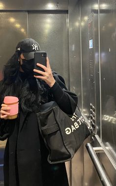 Full Black Outfit, Streetwear Fashion Women, Black Outfit, Designer Bags, Old Money, Streetwear Fashion, Denver, Luxury Bags, Bags Designer