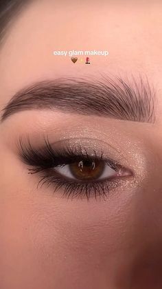 cred: paulina k on tiktok #eyeshadow #makeup Neutral Eyeshadow Step By Step, Natural Eye Makeup With Eyeliner, Makeup Idea Brown Eyes, Makeup Look With Black Outfit, Eyeshadow Looks For Double Eyelids, Simple But Cute Eyeshadow Looks, Natural Makeup Homecoming, Prom Makeup Without Eyeliner, Makeup Ideas For Night Out