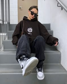 Looks Hip Hop, Skandinavian Fashion, Baggy Clothes, Tomboy Style Outfits, Winter Hoodies, Streetwear Fashion Women, Hoodie Outfit, Tomboy Fashion