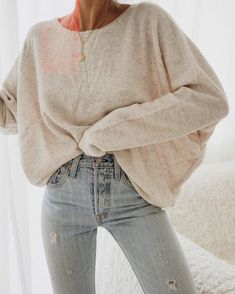 Mimi Cuttrell, College Clothes, Boyfriend Sweater, College Fits, Nice Style, Outfits Casual, Inspiration Style