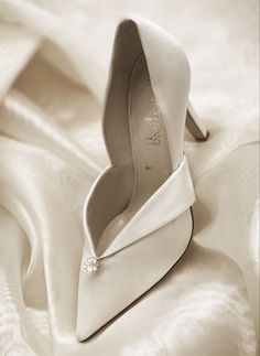 Trends 2025, Glass Slippers, Glass Slipper, Fall Fashion Trends, Wedding Shoes, Fall Fashion, Sneaker Boots, Dream Wedding, Fashion Shoes