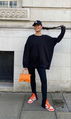 Crewneck Outfit, Casual Chique Stijl, Look Festival, Streetwear Mode, Aesthetic Inspiration, Instagram Wallpaper, Cooler Look