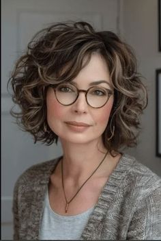 Medium Length Curly Hair, Grey Hair Inspiration, Hairstyles With Glasses, Wavy Haircuts, Natural Wavy Hair, Haircuts For Curly Hair, Short Wavy Hair