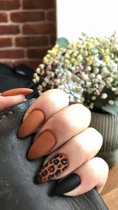 Trendy Oval Nails 2022 Fall, Acrylic Nail Designs Gold, Call Nails, Animal Print Nails, Cute Gel Nails, Nagel Inspo, Get Nails, Dipped Nails