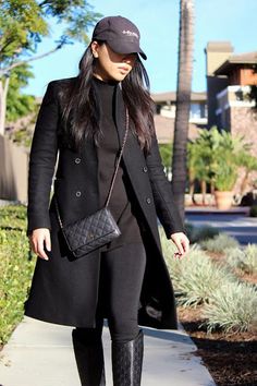 Riding Boots Dress Outfit, Chanel Woc Outfit, Woc Outfit, Spring Fall Outfits, Jlo Fashion, Coat Chanel, Fall Outfits Ideas, Chanel Woc, Classy Winter Outfits