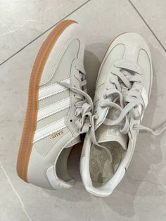 Beige Samba Outfit, Beige Sambas, Cute Sambas, Adidas Samba Beige, Adidas Beige, White Samba, Adidas Samba Shoes, Samba White, Adidas Samba White