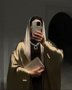 Khaleeji Aesthetic, Wedding Abaya, Dress Islamic, Arabian Princess, Abaya Hijab, Eid Outfit, Arabian Women, Modesty Outfits, Modest Fashion Hijab