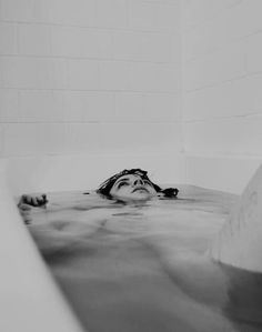 Bathtub Shoot, Bathroom Photoshoot, Bathtub Photoshoot, Deep Books, Reflection Photography, Shotting Photo, Conceptual Photography