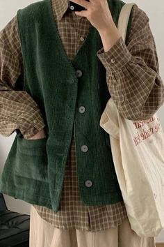 Autumn Coats, Academia Clothing, Corduroy Vest, Vests Women, Dark Academia Clothing, Woman Vest, Women Streetwear, Green Vest, Neue Outfits