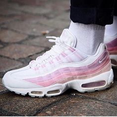 Shoes Air Max, Airmax 95, Nike Air Max White, Curvy Petite Fashion, Shoes Air, Nike Free Shoes, Milan Fashion Weeks