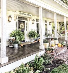 Veranda Design, Traditional Porch, Modern Porch, Terrasse Design, House Front Porch, Building A Porch, Porch Uk, Front Porch Design, Casa Country