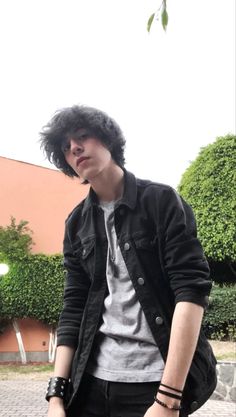 Modern Emo Style, Soft Eboy Outfit, Modern Emo Outfits Men, Emo Enby Outfits, Emo Aesthetic Male, Elder Emo Fashion Men, Geek Outfit Men, Emo Outfits Masculine, Alternative Guy Aesthetic