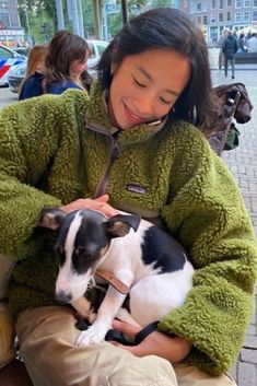 Patagonia Street Style, Photo With Dog, Fleece Jacket Outfit, Patagonia Jacket Women, Patagonia Fleece Jacket