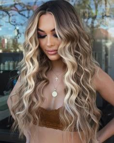 Beautiful vibrant balayage made possible using OLAPLEX. Cute Brown Hair Color, Blonde Hair Tan Skin Brown Eyes, Champagne Blond, Summer Hair Trends, Summer Blonde Hair, Summer Blonde, Brunette Hair With Highlights, Balayage Blonde