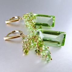 20% de descuento amatista verde con pendientes de racimo GF de | Etsy Elegant Green Peridot Gemstones, Green Amethyst Gemstone Earrings, Green Quartz, Cluster Earrings, Green Amethyst, Green Tourmaline, Ear Wires, Tourmaline, Cuff Bracelets