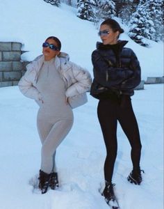 Kendall Jenner Winter Style, Kendall Jenner Winter Outfits, Stile Kendall Jenner, Monochromatic Fashion, Classy Winter Outfits, Kylie Jenner Outfits