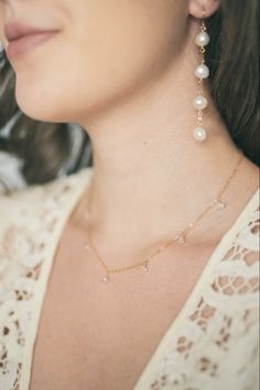 A timeless necklace with herkimer diamonds surrounding a delicate gold filled or sterling silver chain. High quality, waterproof, hypoallergenic jewelry for any occassion. Perfect for every day wear or for weddings, events, date nights. Elegant and minimal with delicate clear quartz herkimer diamonds. Bohemian jewerly inspiration. Minimal Boho Wedding, Droplet Necklace, Boho Wedding Jewelry, Classic Pearl Necklace, Minimal Boho, Diamond Picture, Jewelry Pearl, Jewelry Bridal, Bridesmaid Wedding