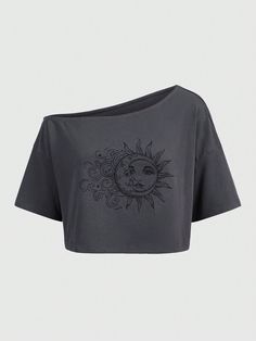 Grey Casual Collar Short Sleeve Knitted Fabric Graphic  Embellished Non-Stretch  Women Plus Clothing Hippie Sun, Streetwear Girl, Moon Graphic, Sun Face, Collar Tshirt, Hooded Tops, Edgy Outfits, Sun Moon, Plus Size T Shirts