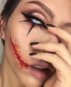 Liquid Latex Makeup, Eyeliner Halloween, Nail Inspo Short, Pelottava Halloween, Scar Wax, Gore Makeup, Halloween Make-up Looks