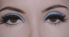 The Love Witch, Blue Eyeshadow