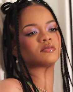 Rihanna Looks, Rihanna Fenty, Pretty Makeup, Cute Makeup, Aesthetic Makeup, Makeup Inspo, Pretty Face, Skin Makeup, Maquillaje De Ojos