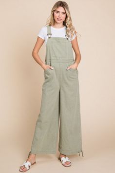 Modest dress Modest Outfits For Teens, Spring High-rise Utility Overalls, Affordable Full-length Casual Overalls, Oversized Overalls, Military Green Overalls With Pockets, Full-length Medium Wash Overalls With Pockets, Medium Wash Full-length Overalls With Pockets, Green Overalls, Nursing Friendly Tops