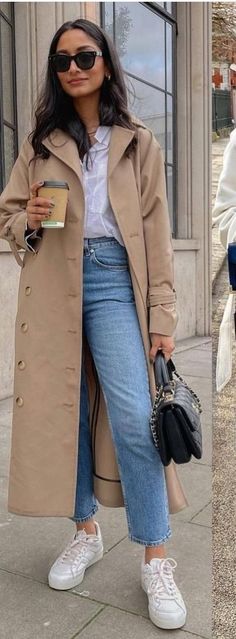 London Spring Outfit, Outfit London, Fall Trench, Trench Outfit, Camel Outfit, Looks Adidas, London Vibes