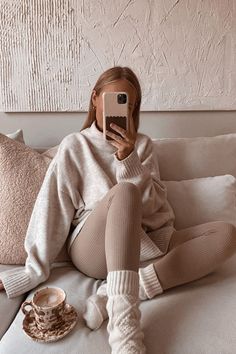 2023 Aesthetic Outfits, Brown Preset, Cosy Winter Outfits, Cosy Aesthetic, Presets For Instagram, Neutral Fall Outfits, Instagram Mobile, At Home Outfits, Nails Trend