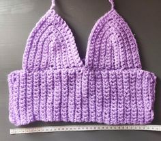 Are you looking for a purple crop top?Then this is just the thing for you.It was crocheted with love and acrylic by Hobbii.The measurements are on the picture.It can be personalized: just write to me! Personalized Crochet, Purple Crop Top, Crochet Crop, Cropped Tube Top, Crochet Crop Top, The Thing, Womens Clothing Tops, Halloween Shopping, Beauty Book