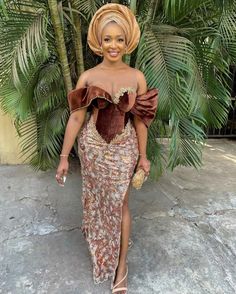 Ashoebi Gowns Lace, Sequin Lace Asoebi Styles, Ashoebi Gowns, Robe Dote, Ankara Prom Dress, Nigerian Traditional Dresses, African Luxury, Nigerian Dress, Nigerian Lace Styles Dress