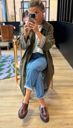 Womens Mules Outfit, Semi Casual Outfit Women, Mules Outfit, October Fashion, Jeans Outfit Summer, Mama Style, Classy Work Outfits, Fashion Project, Outfit Inspo Fall