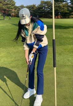 Korean Golf Outfit, Cold Weather Golf Outfit Women, Casual Golf Outfit Women, Womens Golf Outfit Cold Weather, Golf Outfits Women Fall, Womens Golf Outfit, Comfort Aesthetic, Girl Golf Outfit