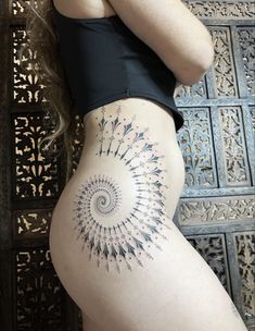 Hiptattoo Spiraltattoo Ornamentaltattoo Tattooritual Geometrictattoo Shaman Tattoo Spiritual, Lolly Tattoo, Play Piercings, Talisman Tattoo, Druid Tattoo, Rose Gold Tattoo, Spiral Tattoo, Geometric Spiral, Spiral Tattoos