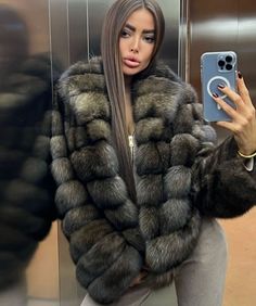 Girls Fur Coat, Sable Fur Coat, Sable Coat, Ash Hair Color, Winter Fits, Winter Looks, Sport Outfits, Fur Coat