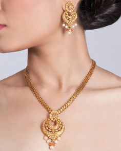 Addigai Designs, Simple Gold Neckles, Pendal Set Design In Gold Simple, Pendant Sets Indian Gold, Antique Pendant Set, Gold Neckles, Indian Pendant, Temple Jewellery Earrings, Gold Jewels Design